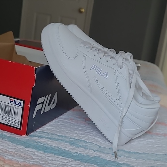 Fila brand new white sneakers - Picture 9 of 9